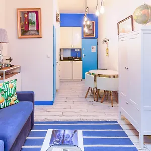 Studio Travel 24m2, 120m Vieux-port ,clim , Wifi ,acces Autonome Avec Code Marseilles