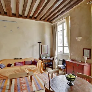 Marais-rue Des Rosiers Id 24 Appartement Paris